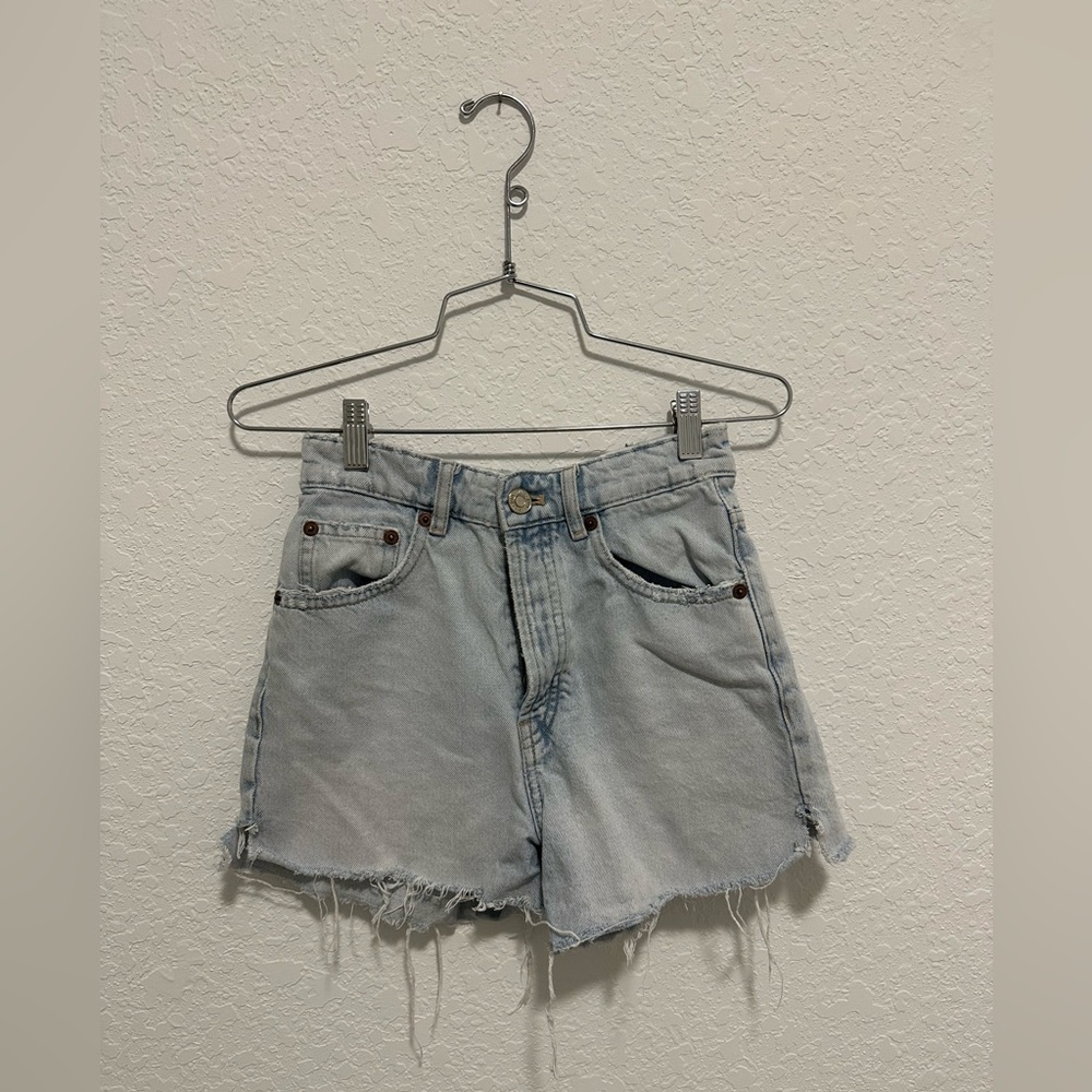 Jean shorts / Zara / Size 2 W